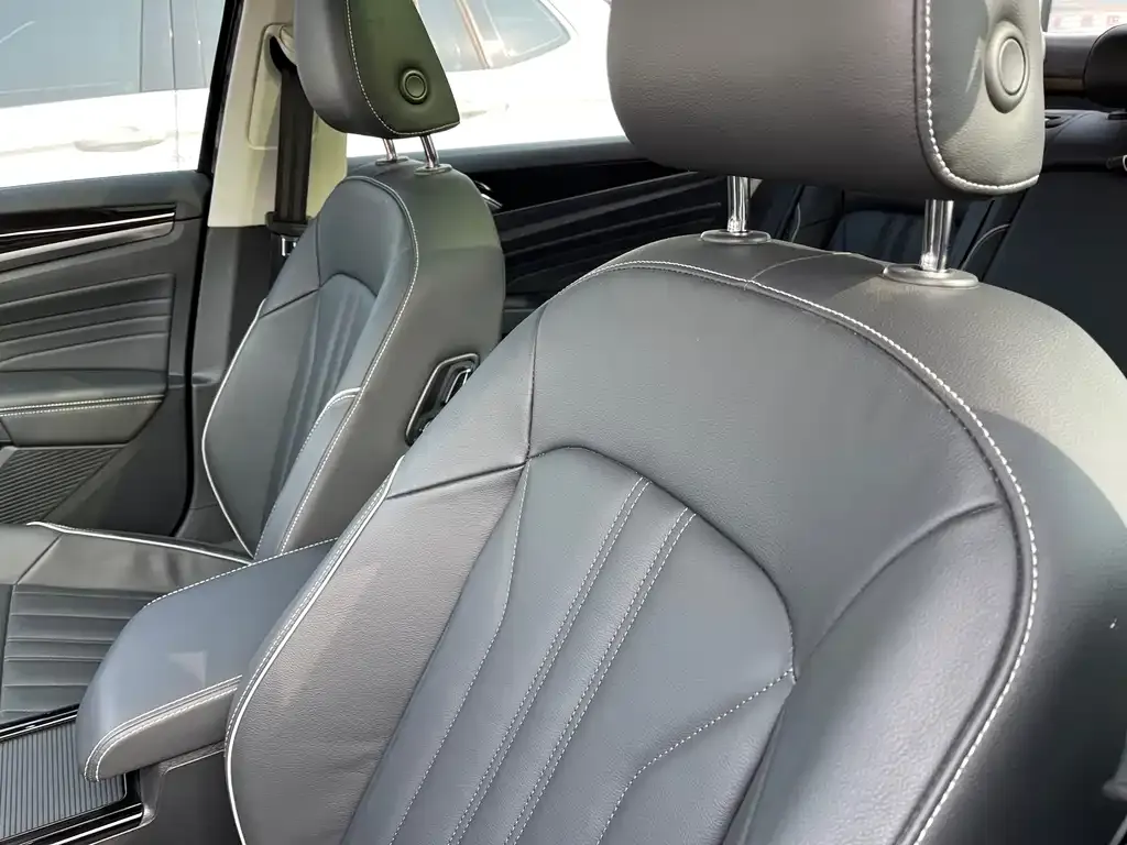 Volkswagen Passat — фото 8