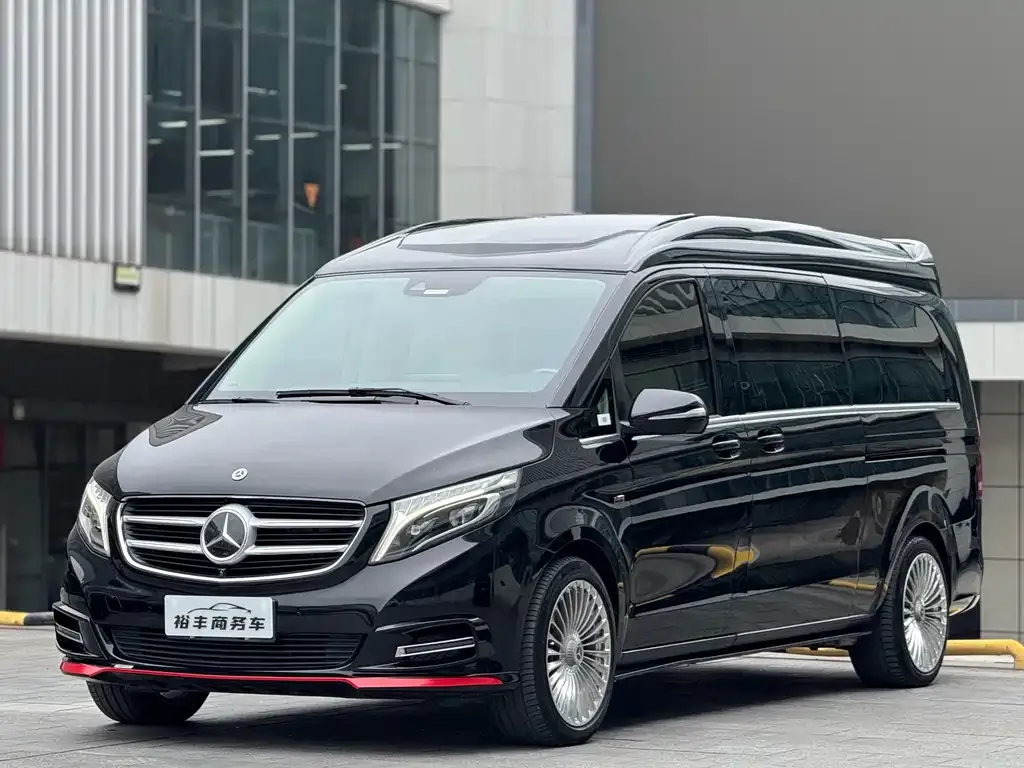Mercedes-Benz V-Class — фото 1