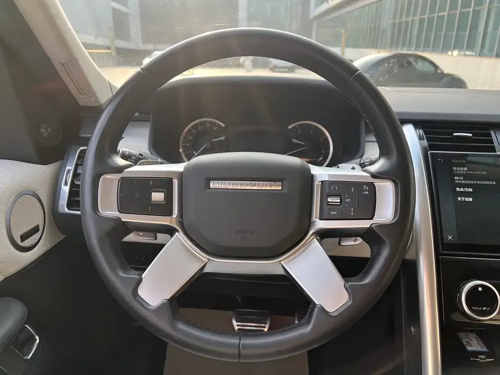 Land Rover Discovery — фото 10