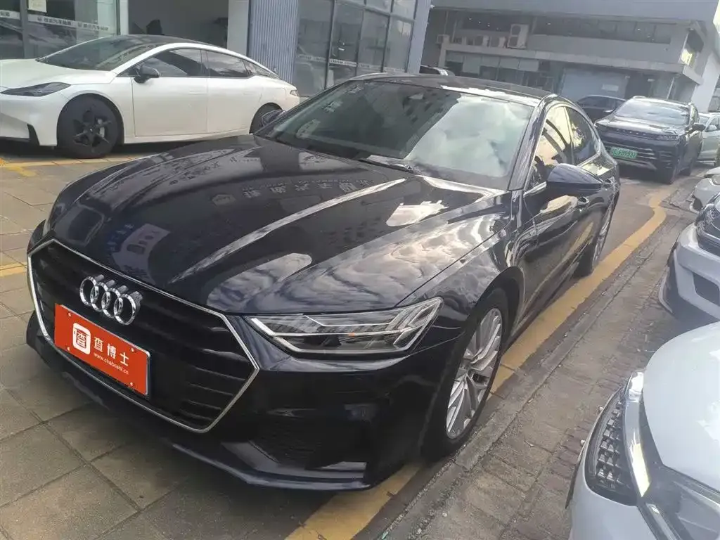 Audi A7 — фото 1