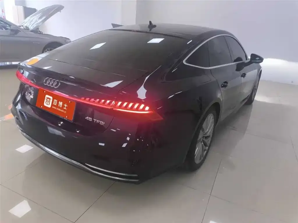 Audi A7 — фото 2