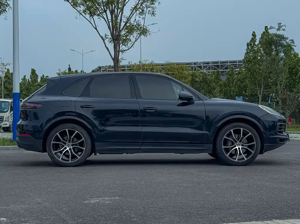 Porsche Cayenne — фото 4
