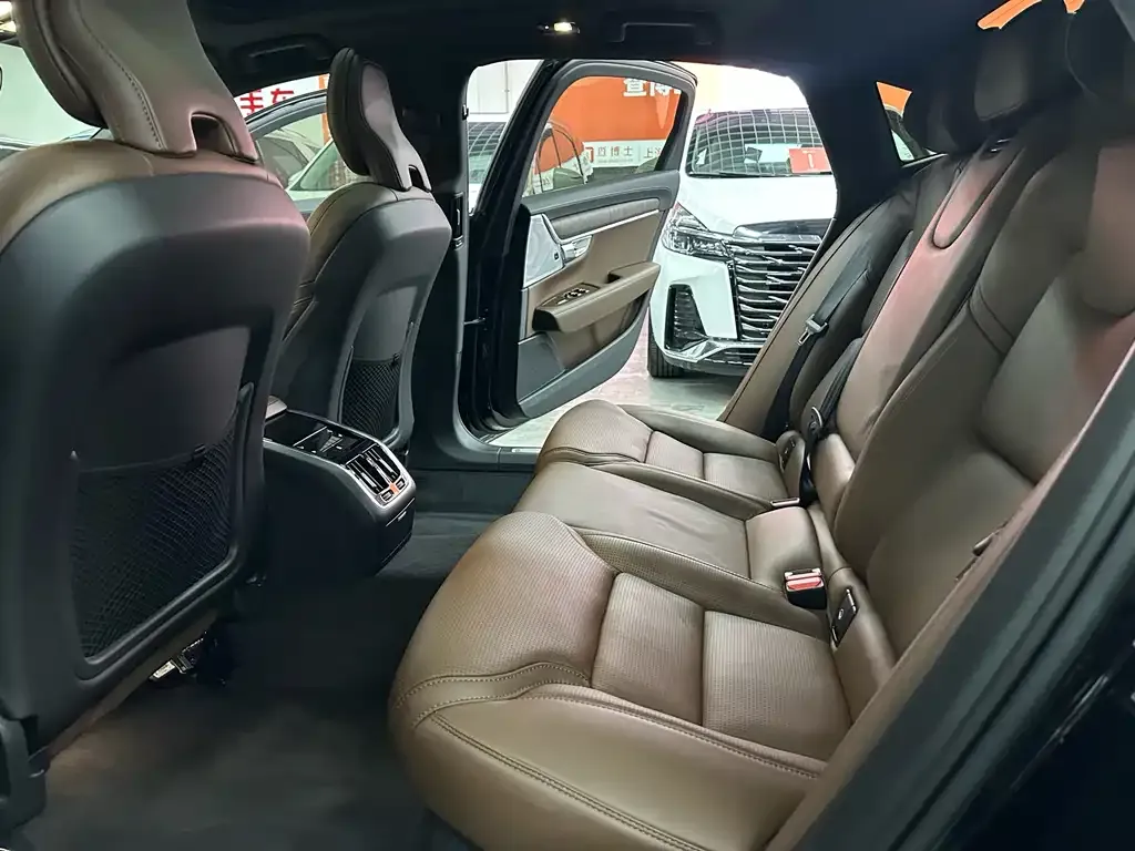 Volvo S90 — фото 10