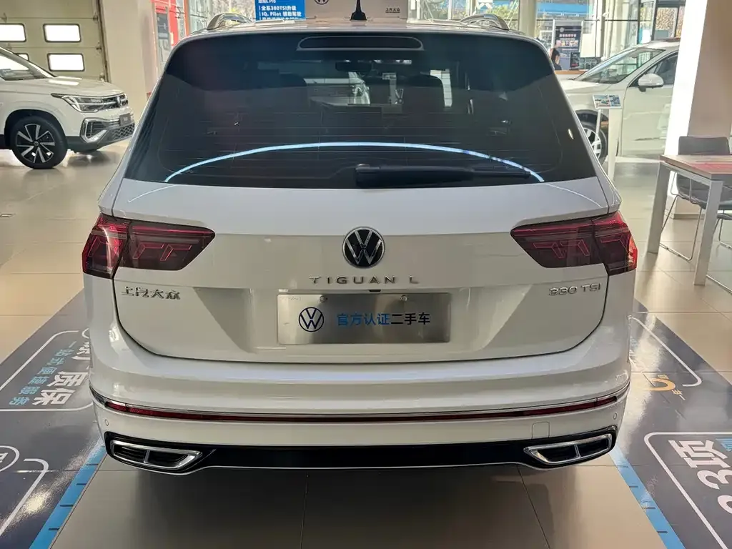 Volkswagen Tiguan L — фото 8