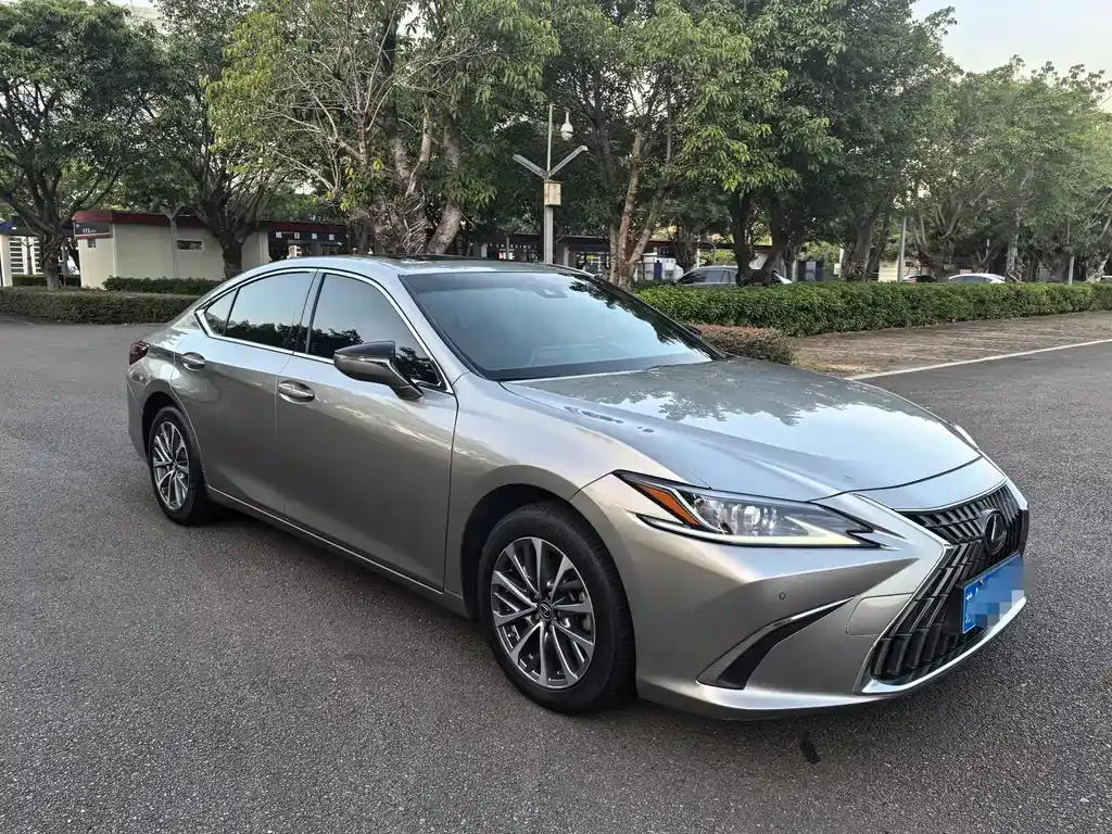 Lexus ES — фото 5