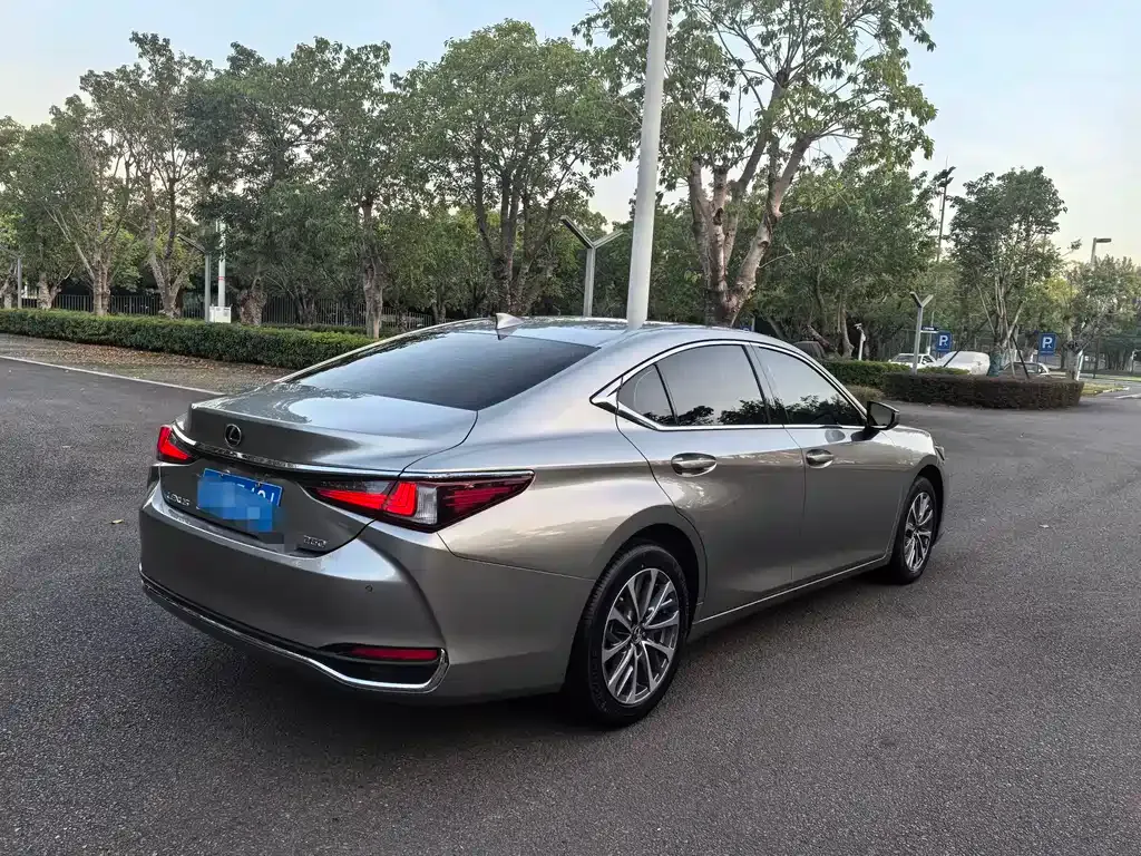Lexus ES — фото 6