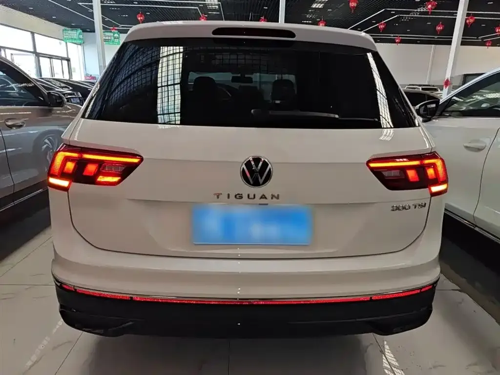 Volkswagen Tiguan L — фото 5