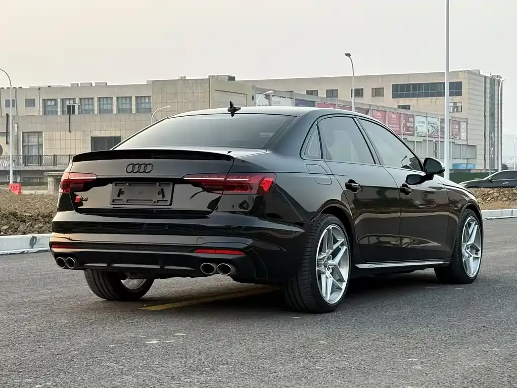 Audi S4 — фото 5