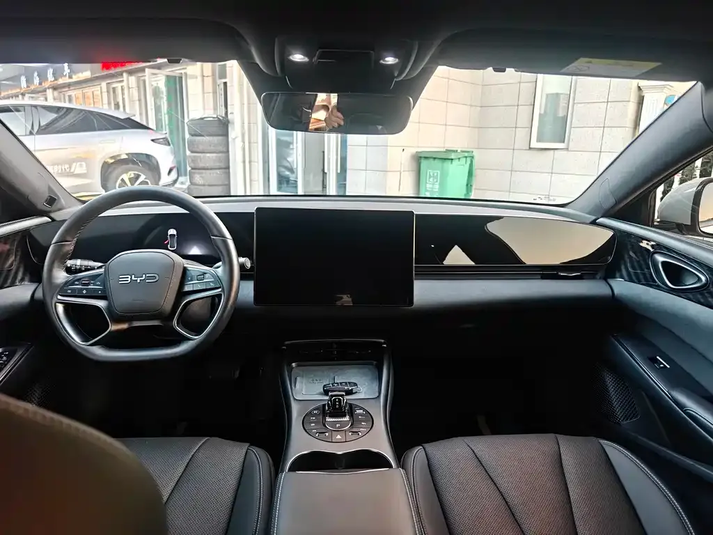 BYD Seal — фото 10