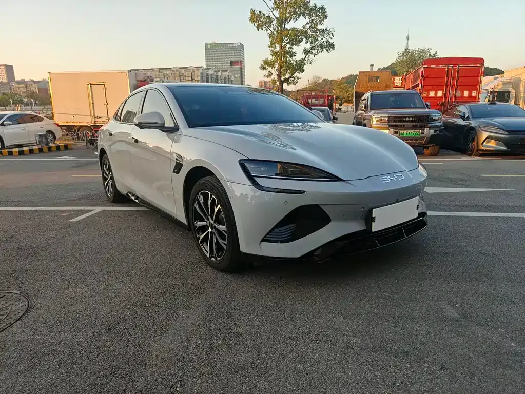 BYD Seal — фото 2