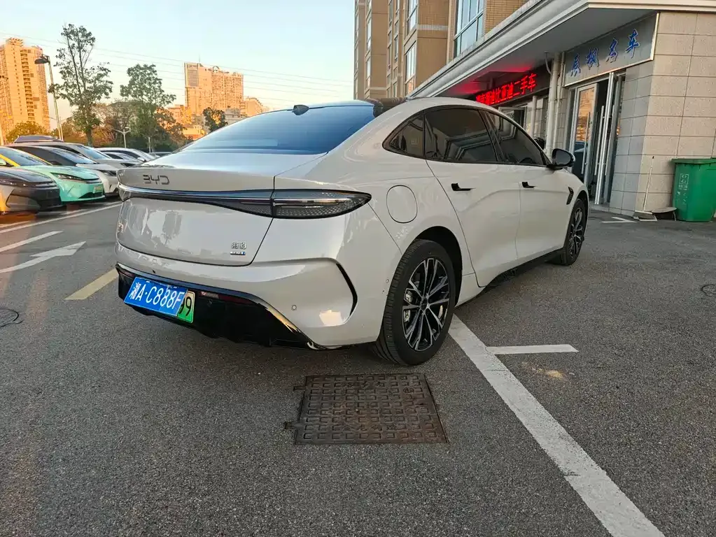BYD Seal — фото 4