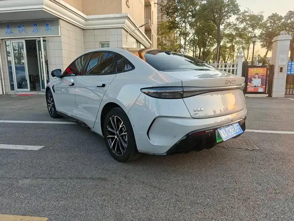 BYD Seal — фото 6