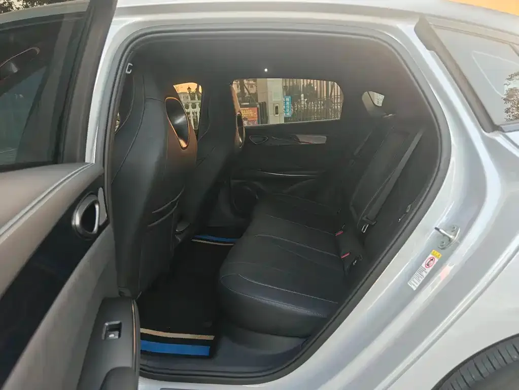 BYD Seal — фото 9