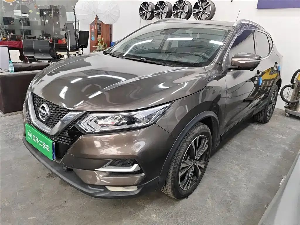 Nissan Qashqai — фото 1