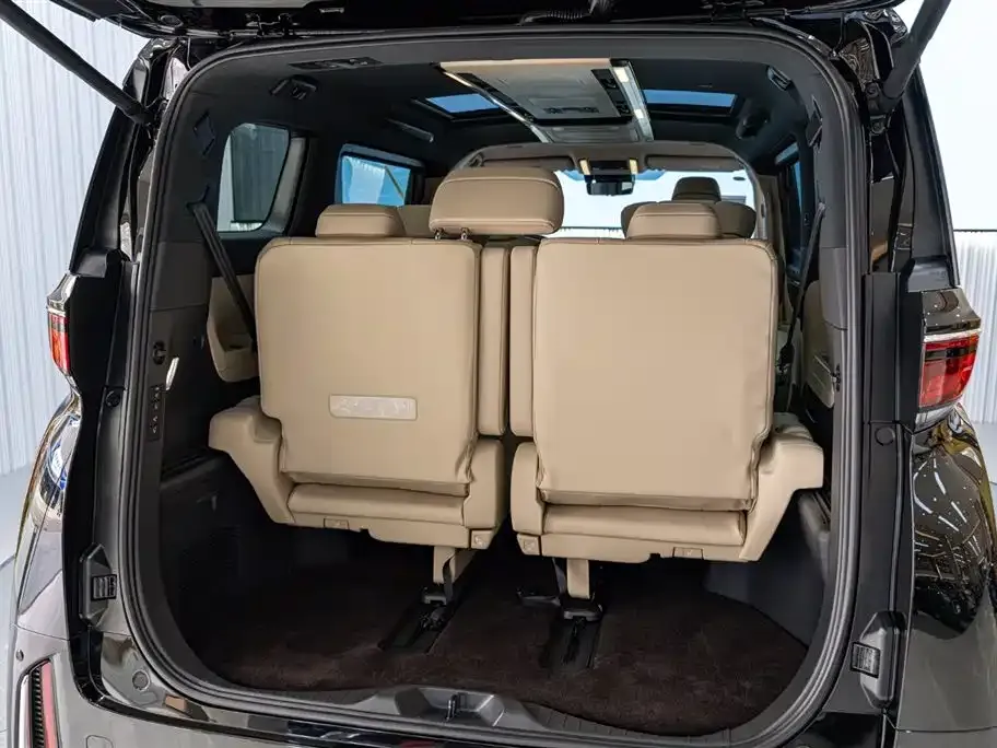 Toyota Vellfire — фото 9