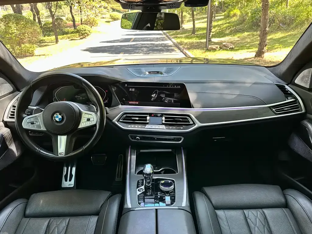 BMW X7 — фото 10