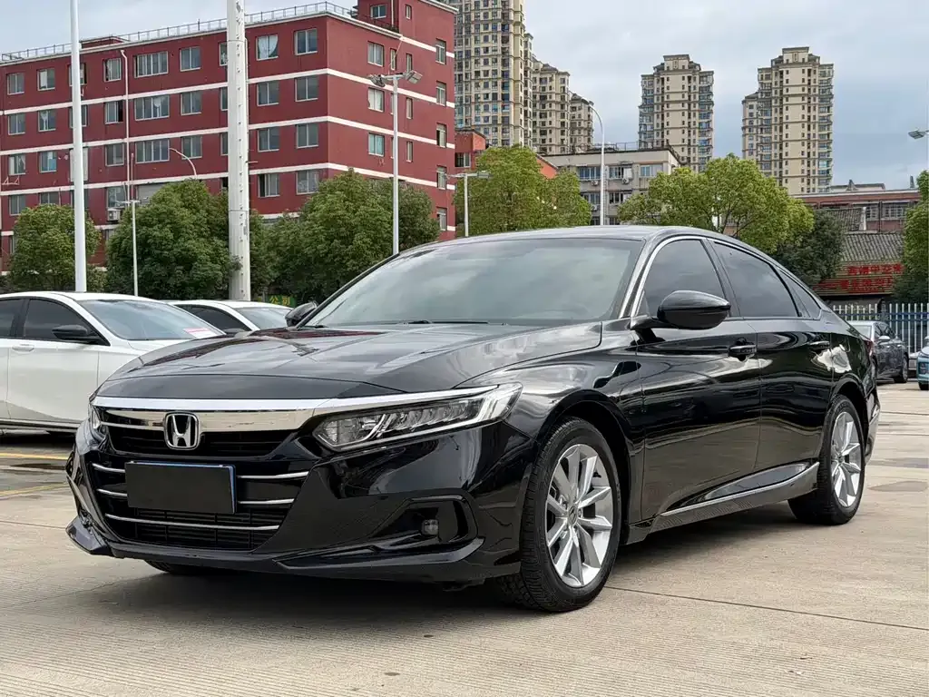 Honda Accord — фото 1