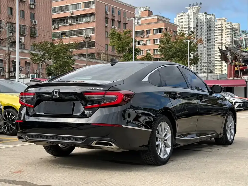 Honda Accord — фото 6