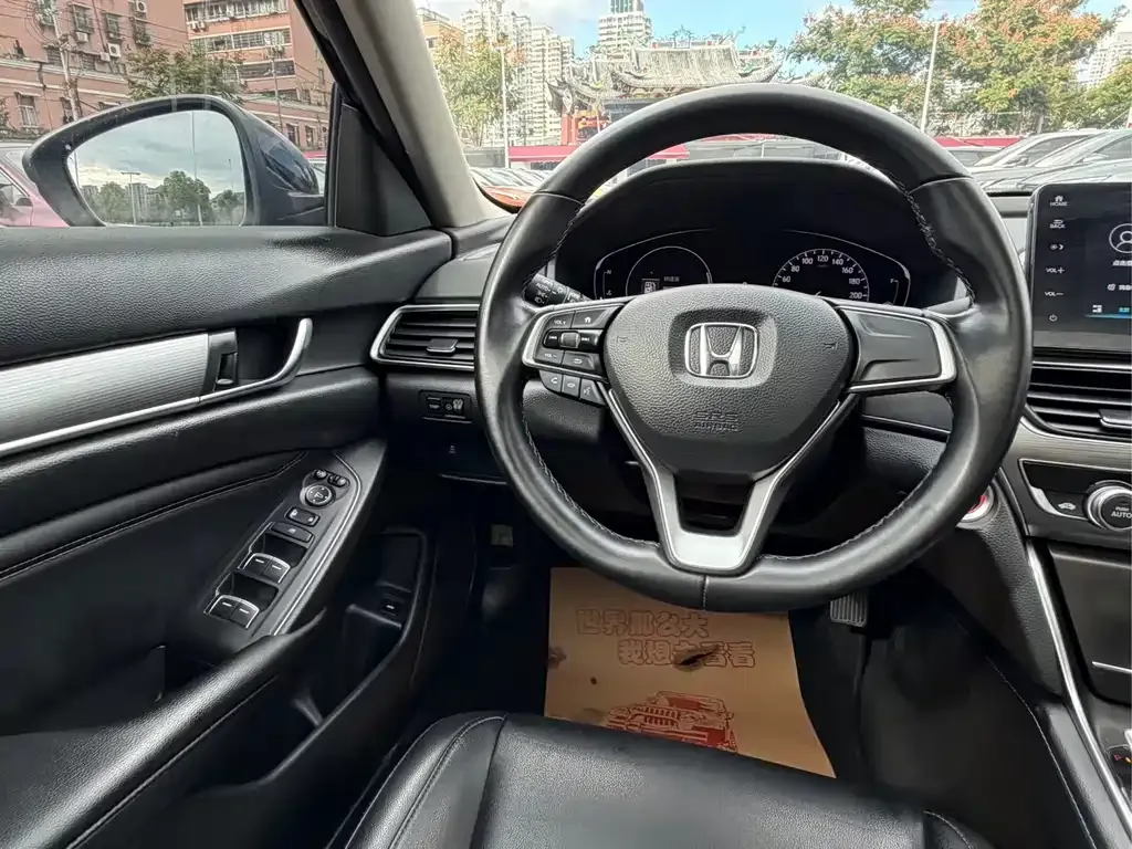 Honda Accord — фото 9
