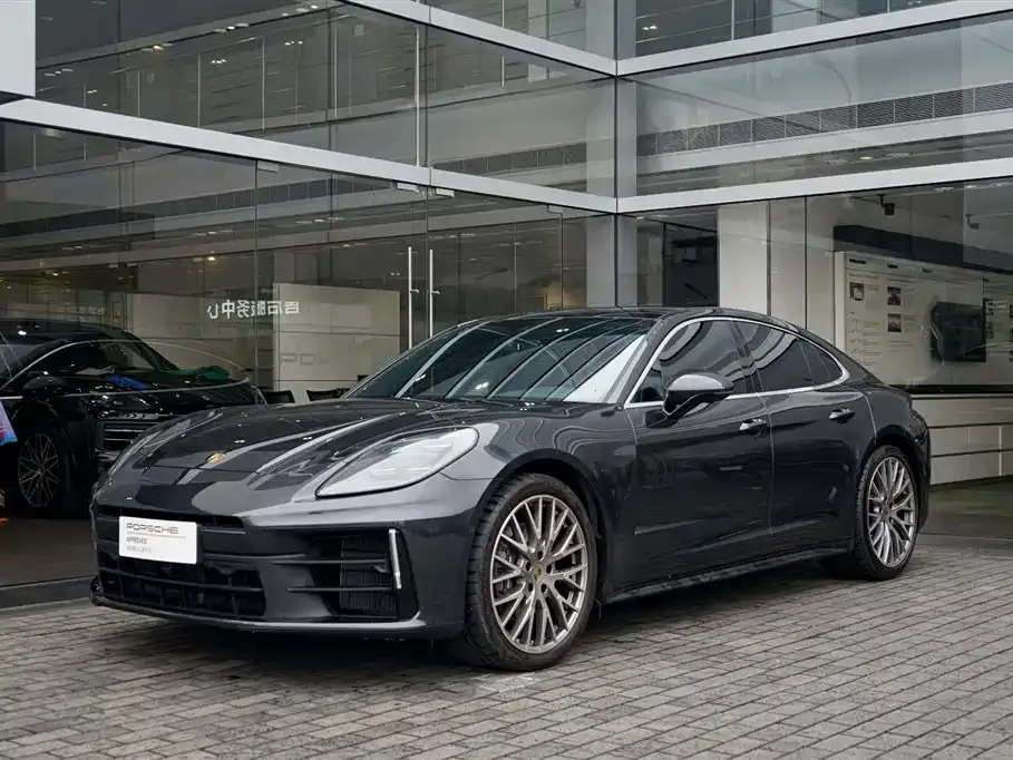 Porsche Panamera — фото 1