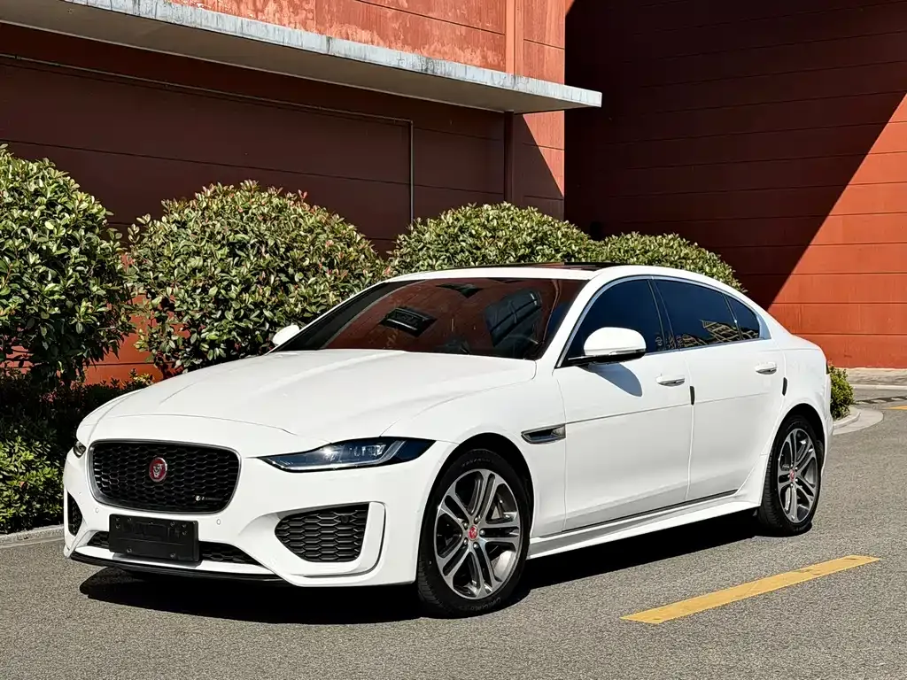 Jaguar XEL — фото 1