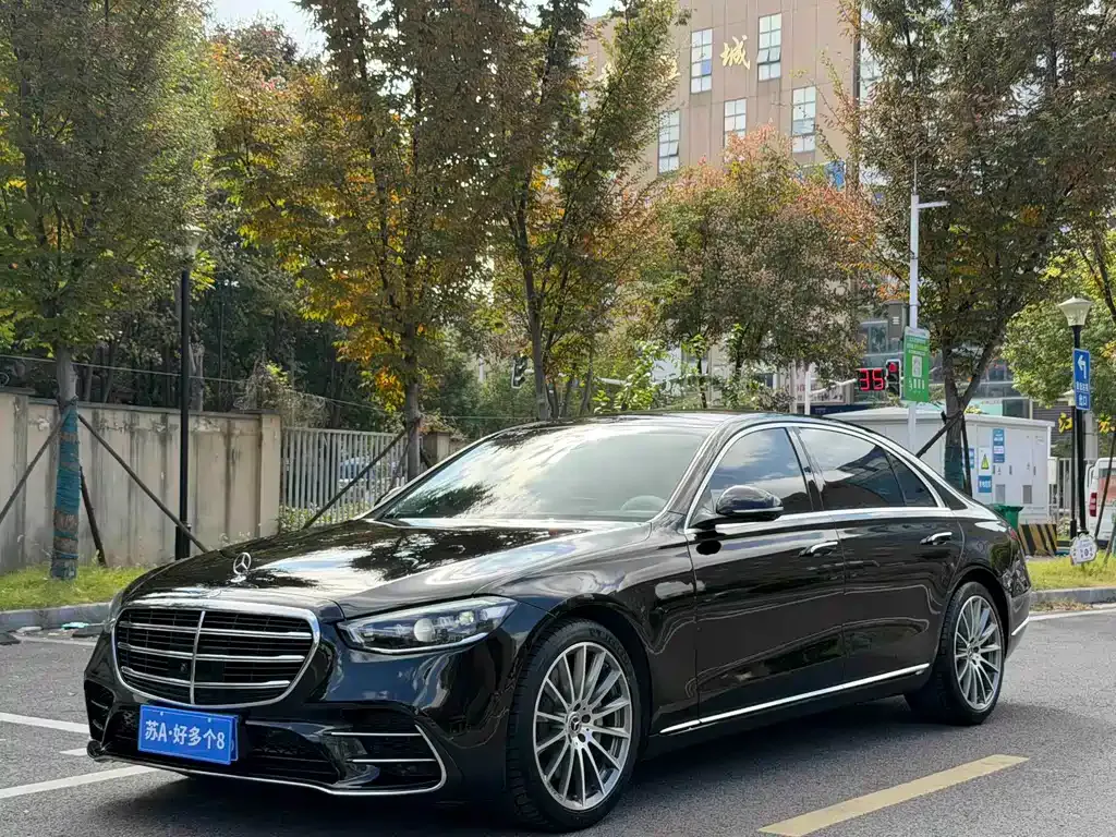 Mercedes-Benz S-Class — фото 1
