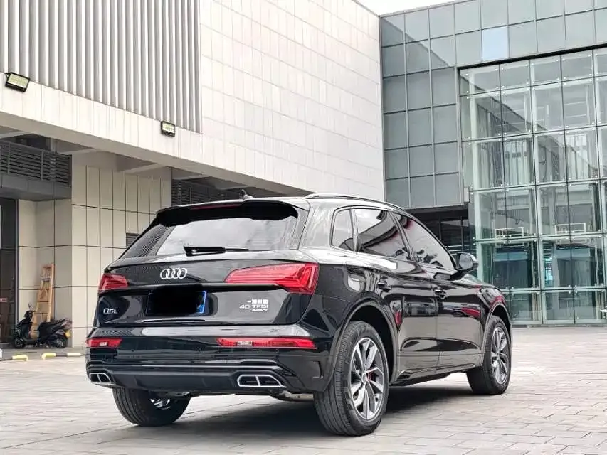 Audi Q5L — фото 9