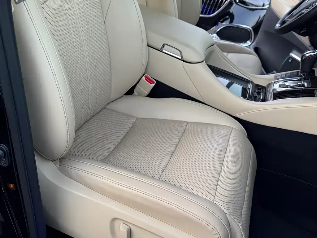 Toyota Alphard — фото 10