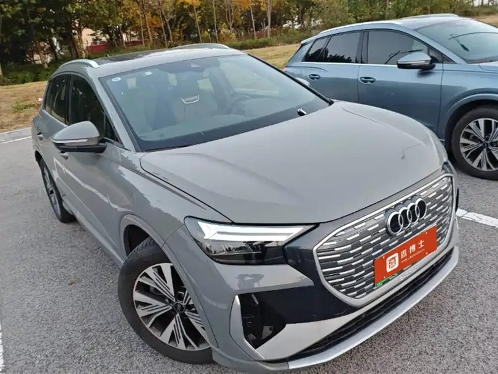 Audi Q4 e-tron — фото 2