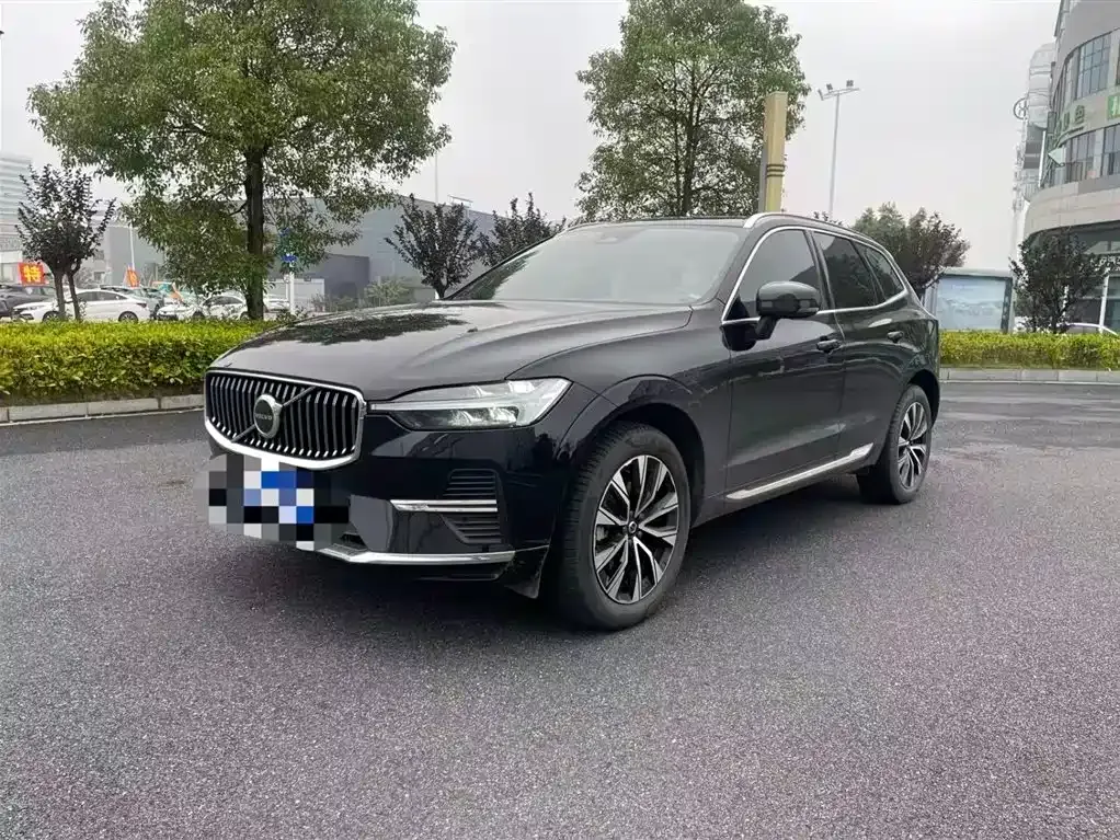 Volvo XC60 — фото 1