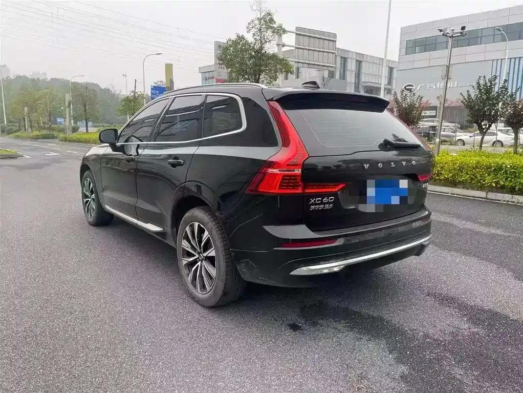 Volvo XC60 — фото 4