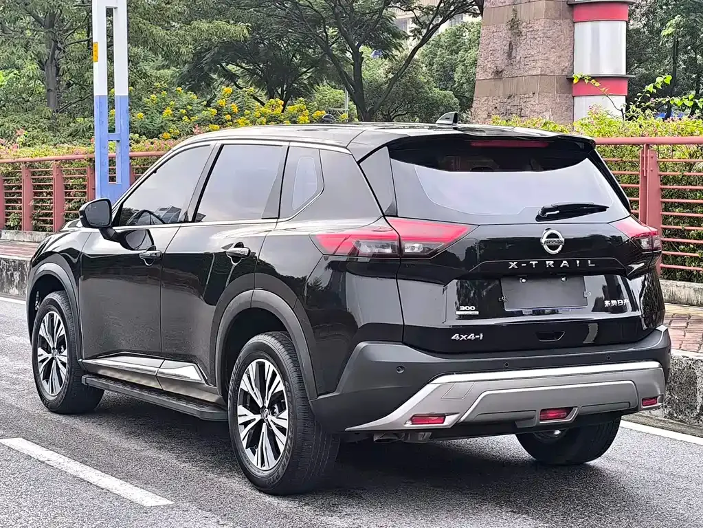 Nissan X-Trail — фото 7