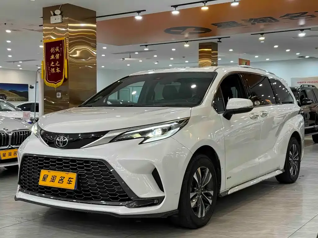 Toyota Granvia — фото 1