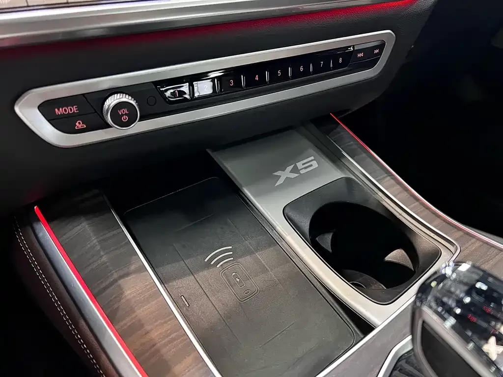 BMW X5 (Import) — фото 10