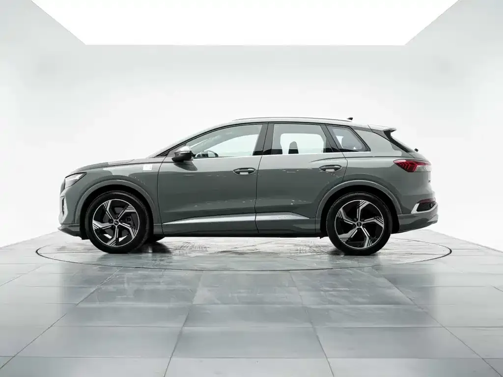 Audi Q4 e-tron — фото 4