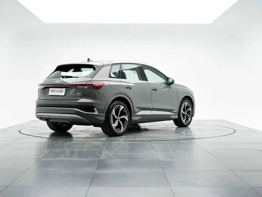 Audi Q4 e-tron — фото 8