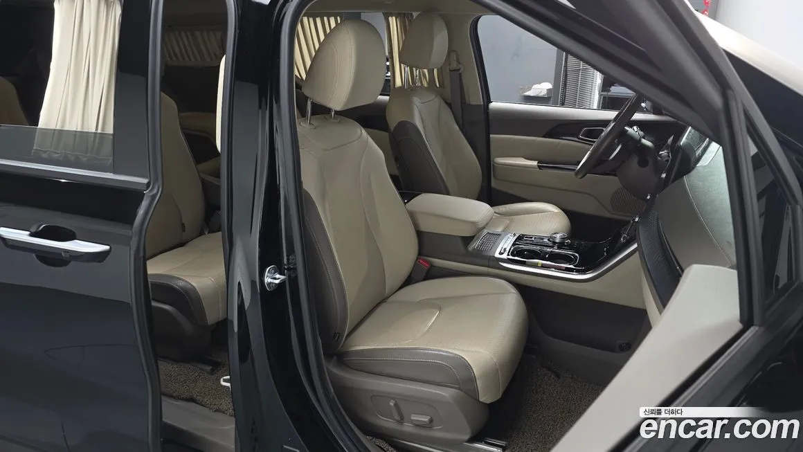 Kia Carnival — фото 10