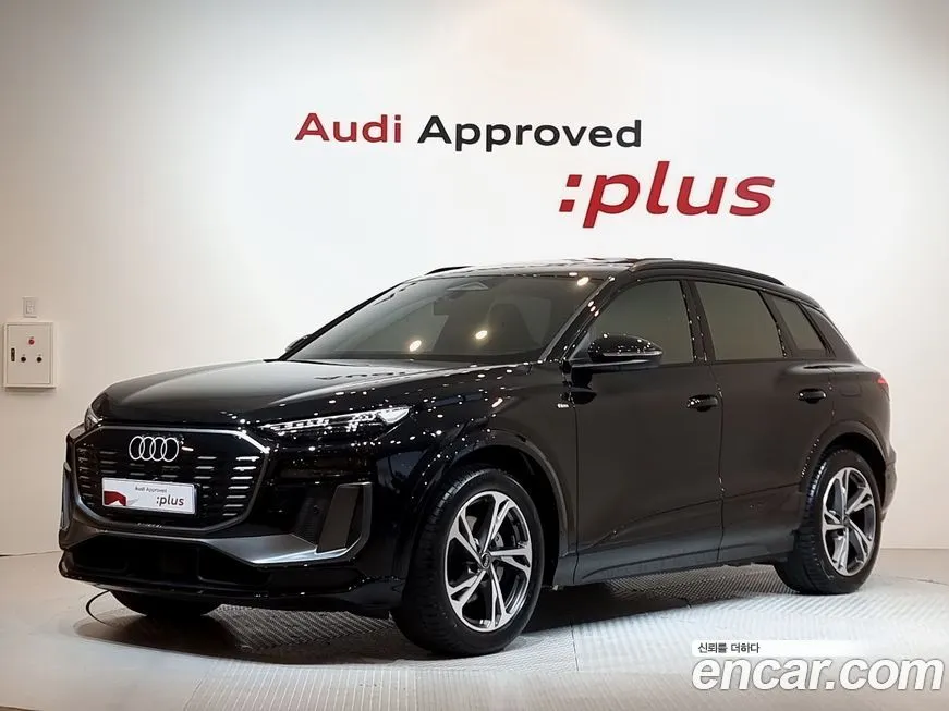 Audi Q6 e-tron — фото 1