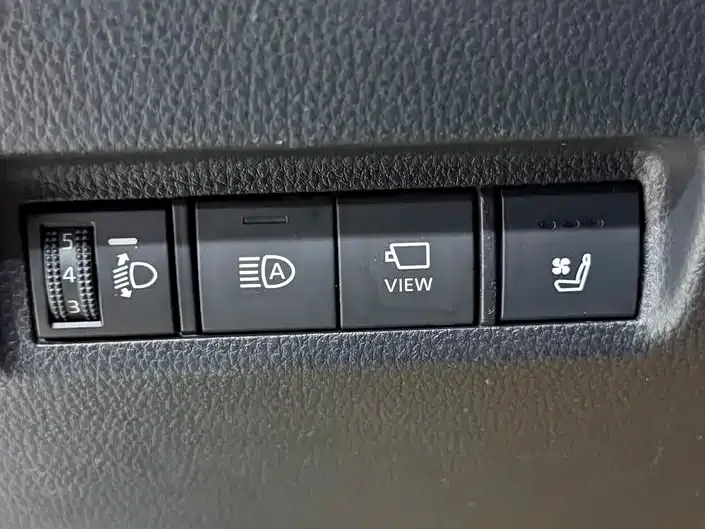 Toyota RAV4 — фото 10