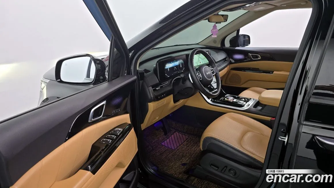 Kia Carnival — фото 10