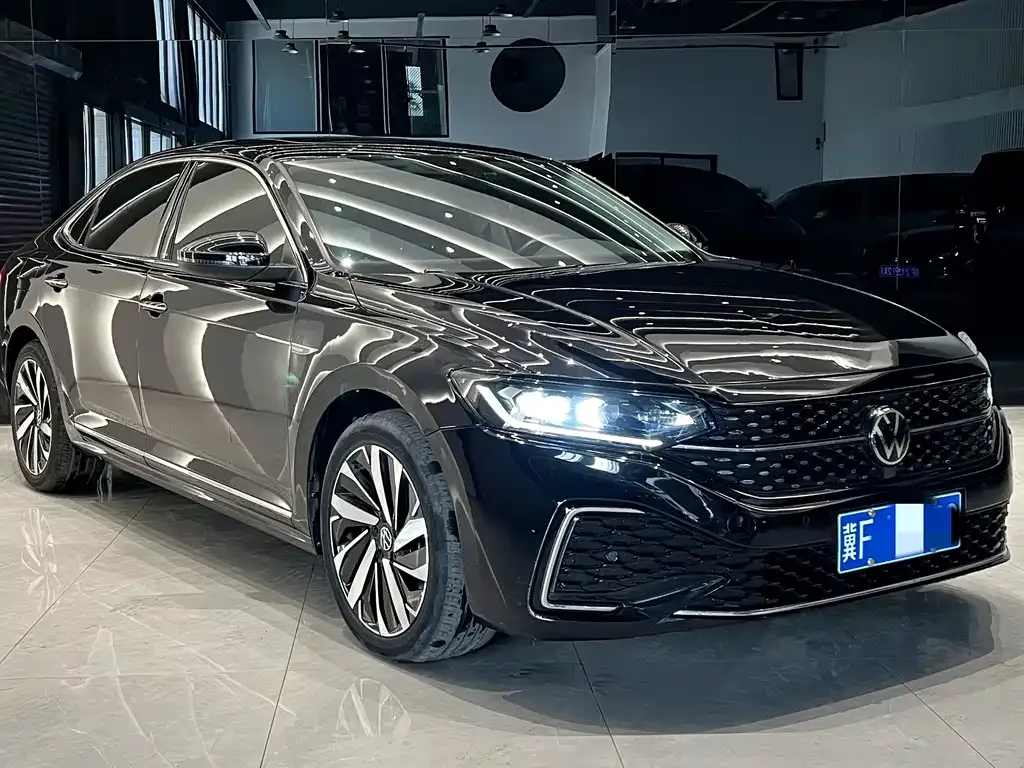 Volkswagen Passat — фото 3