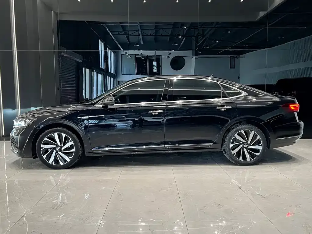 Volkswagen Passat — фото 4