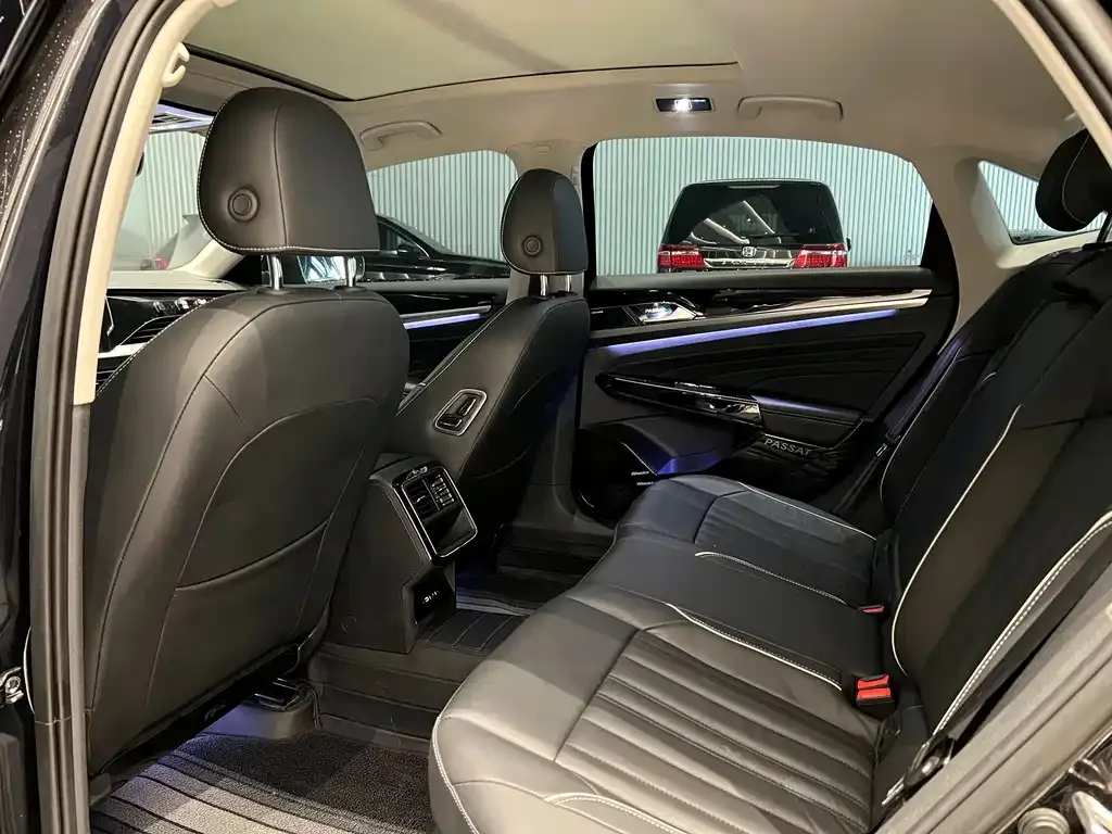 Volkswagen Passat — фото 6