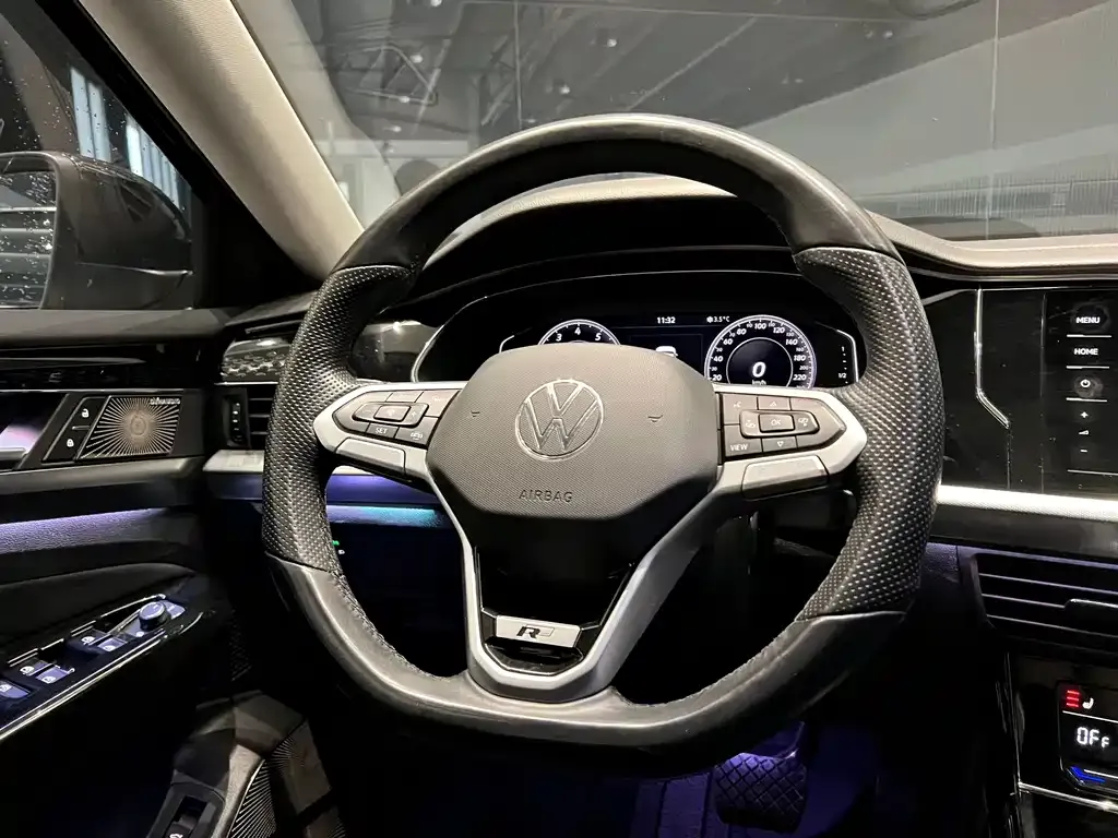Volkswagen Passat — фото 8