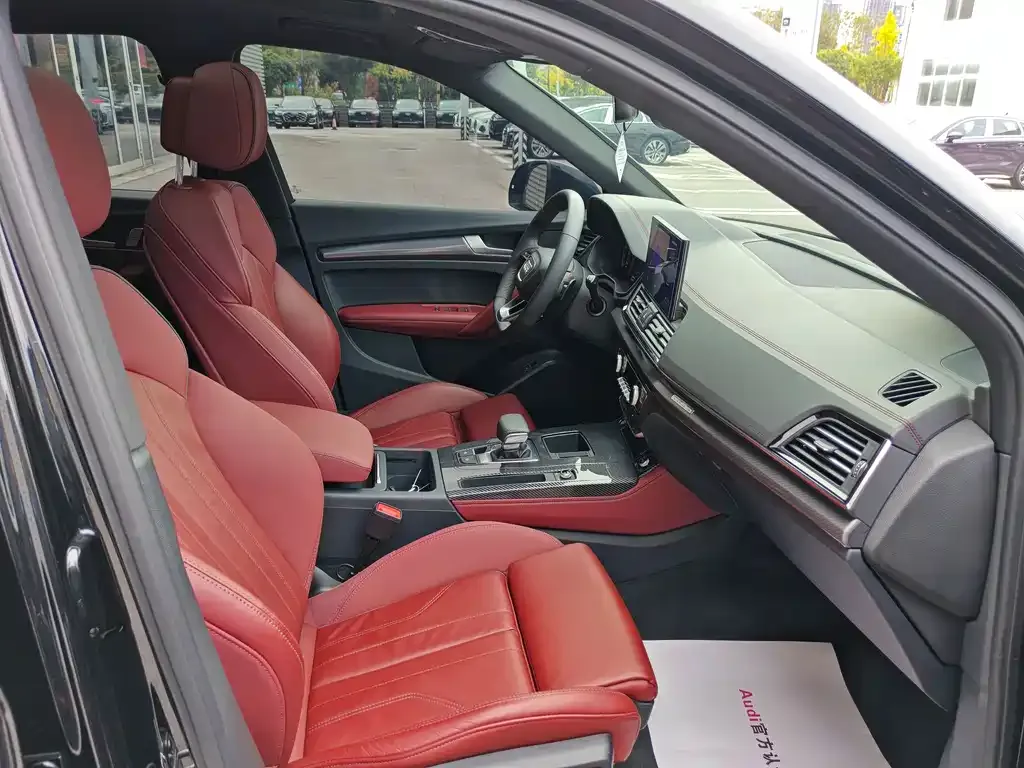 Audi Q5L — фото 8