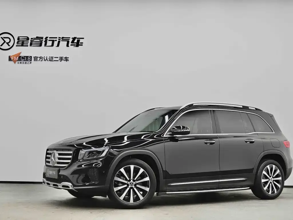 Mercedes-Benz GLB — фото 1