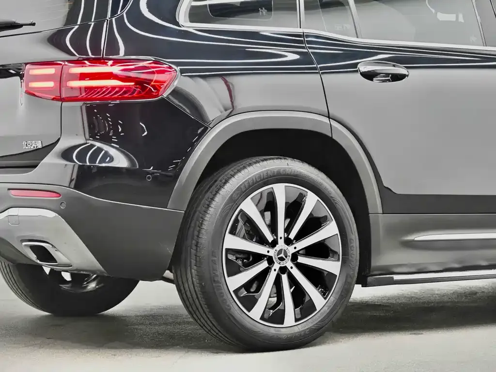 Mercedes-Benz GLB — фото 3