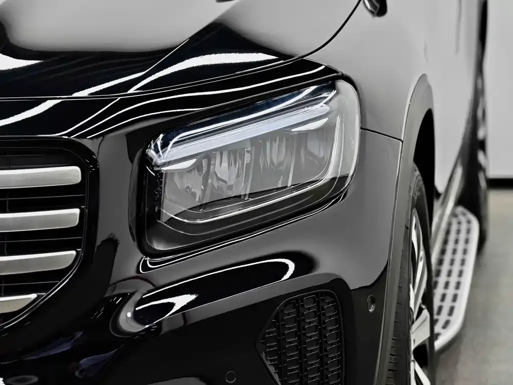 Mercedes-Benz GLB — фото 9