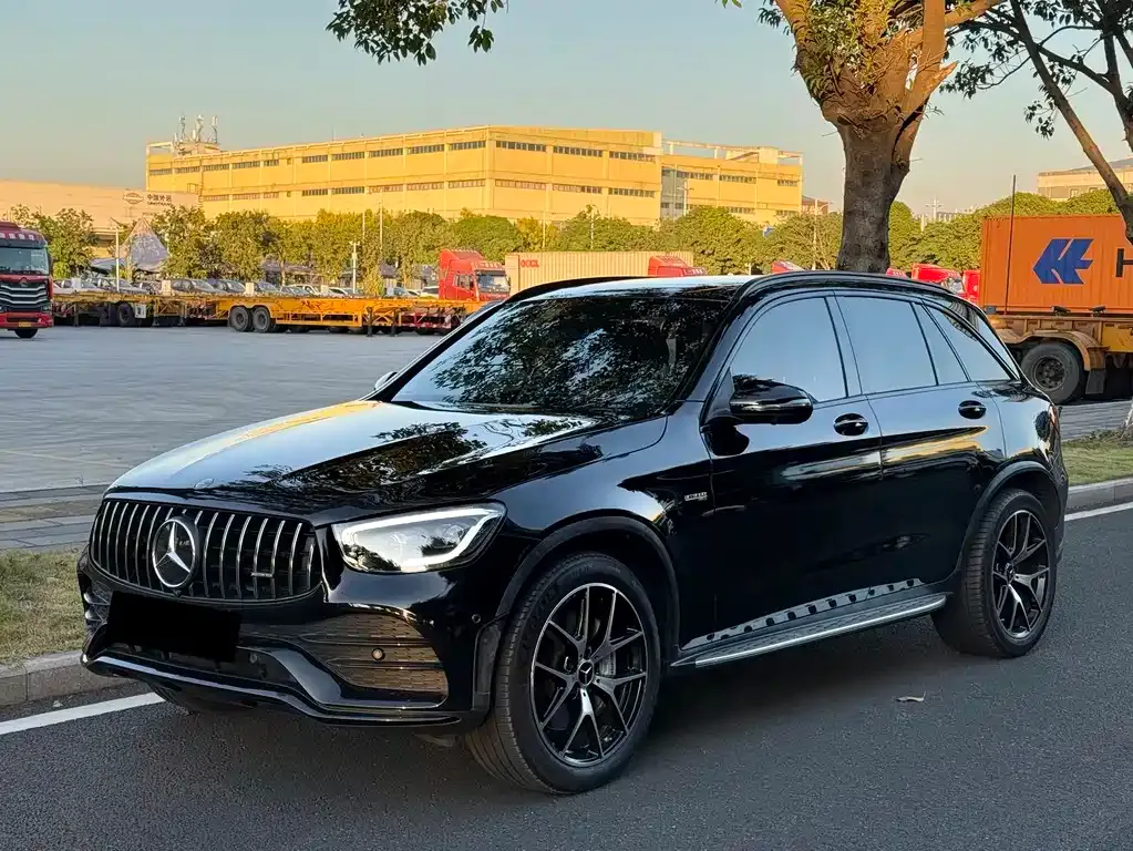 Mercedes-Benz GLC AMG — фото 1