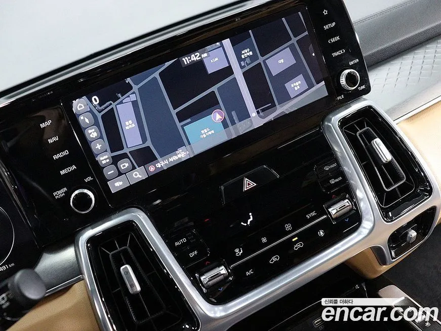 Kia Sorento — фото 7
